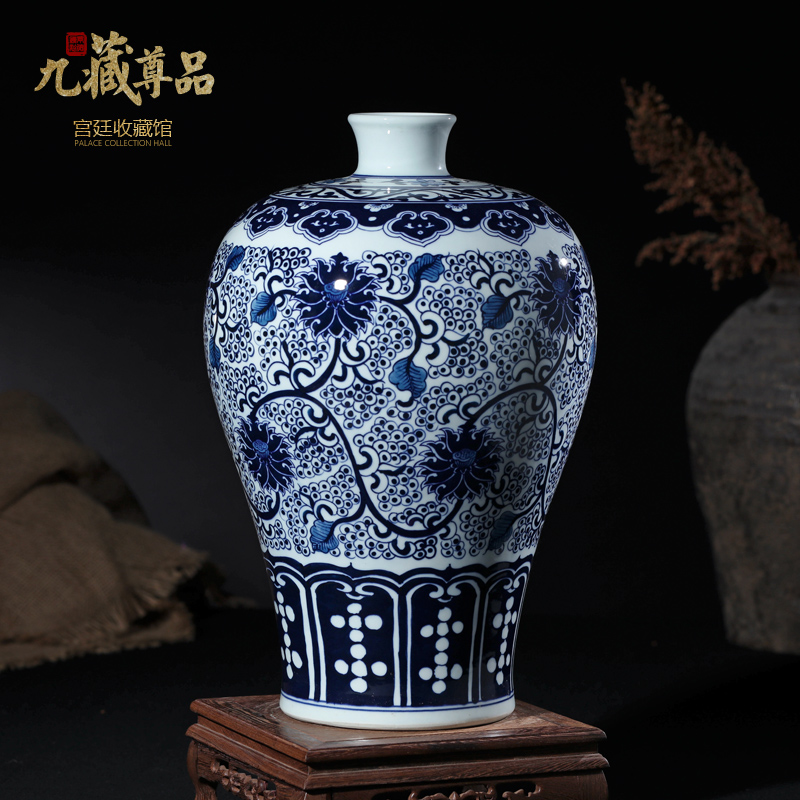 Jingdezhen ceramics vase study office furnishing articles model between blue and white porcelain handicraft decoration classical Ming and the qing dynasties