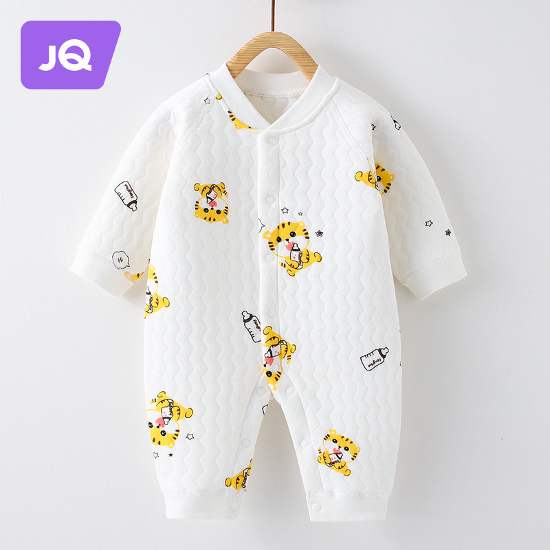 Baby clothes autumn clothes newborn jumpsuit autumn and winter models quilted newborn baby cute going out romper rompers