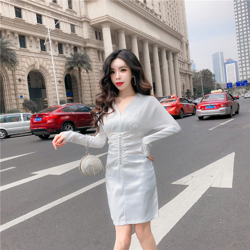 VK旗艦店 韓國風性感V領褶皺緞面顯瘦包臀長袖洋裝
