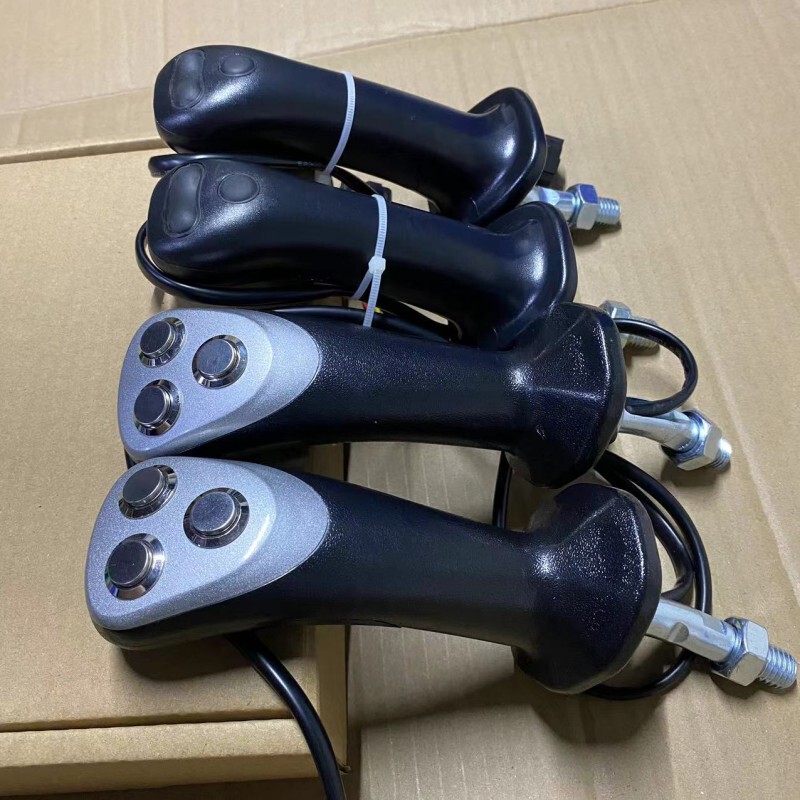 Excavator Modified to a Log Grapple Machine, Log Grabber, Iron Grabber, Joystick Handle, Three-Button Pilot Valve Handle, Rubber Excavator Modified to a Log Grapple Machine, Log Grabber, Iron Grabber, Joystick Handle, Three-Button Pilot Valve Handle, Rubber