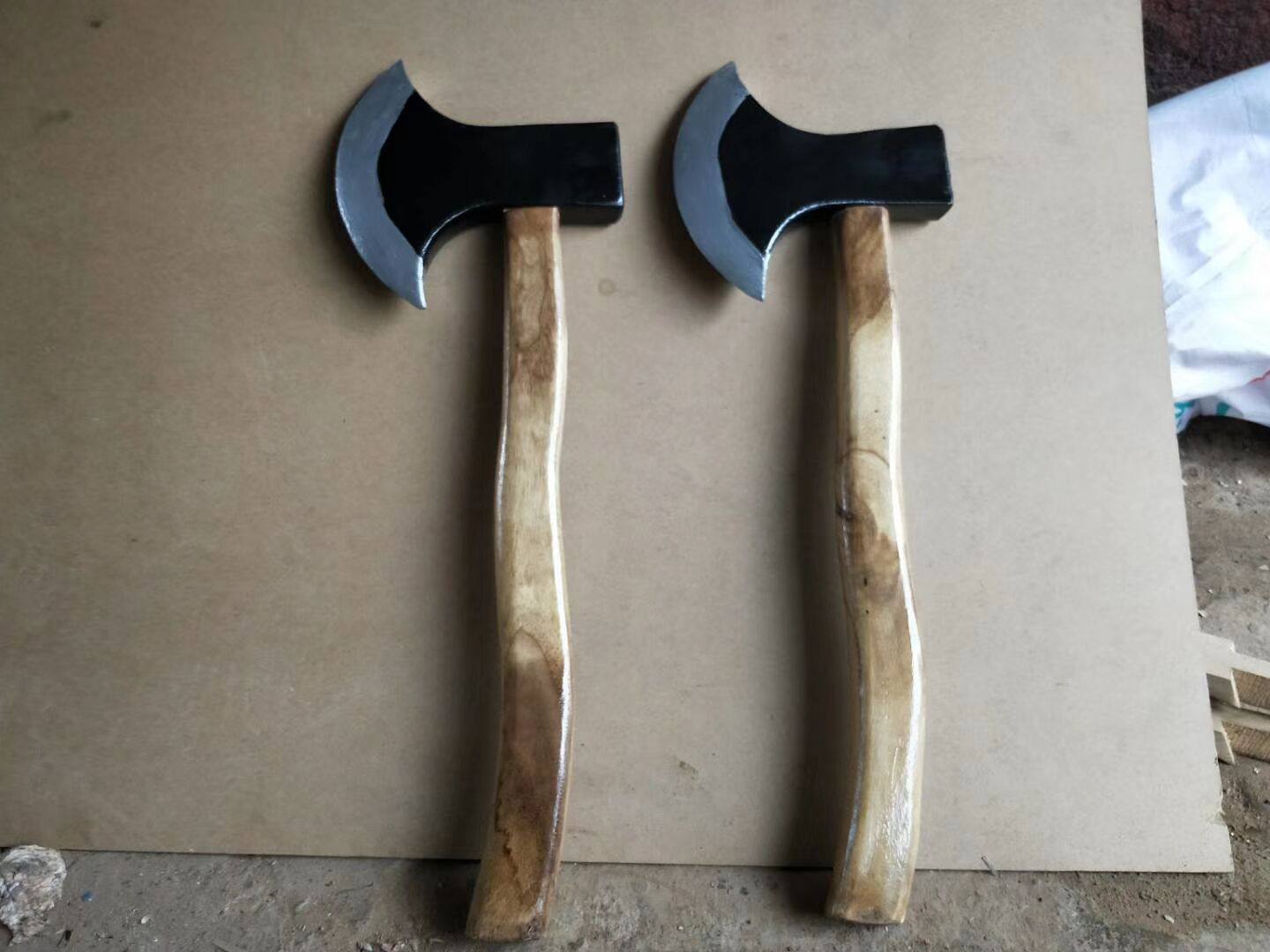 Halloween show cos ax gang masquerade suit gangster Shanghai beach wooden props ax model