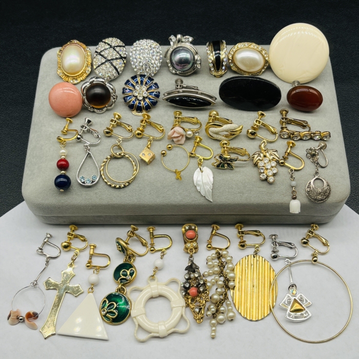 【Vintage Love】Vintage Single Ear Clip with Rhinestones, Faux Pearls, and Acrylic, Exquisite Retro Long Earrings