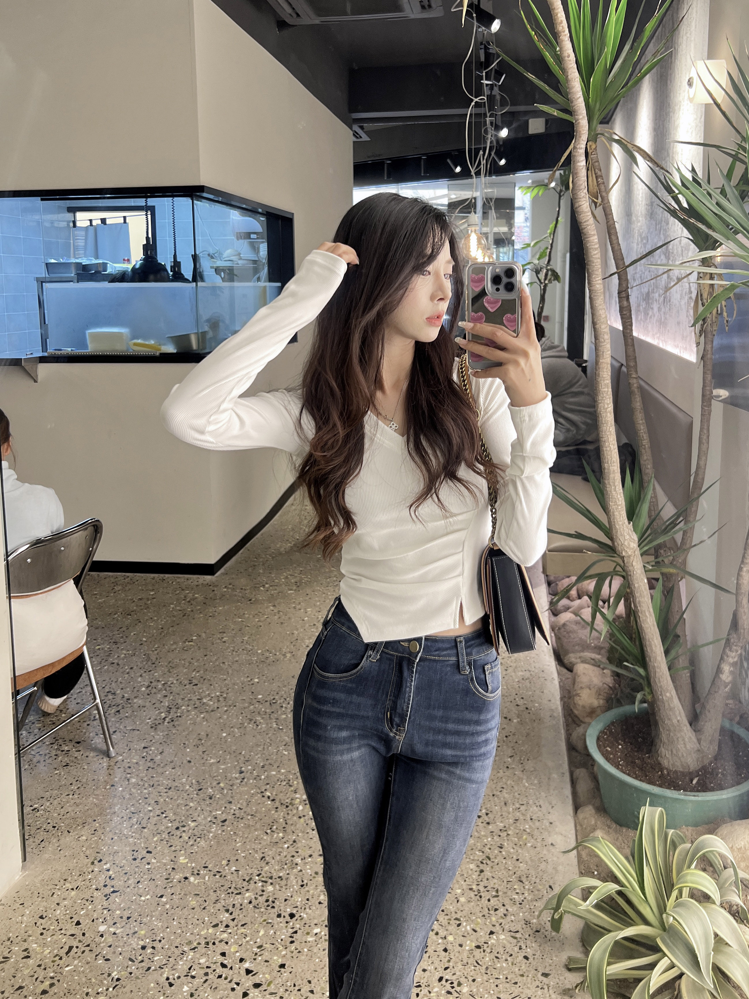 黑色辣妹V领长袖打底衫女春秋季不规则开叉显瘦打底T恤女白色上衣详情29