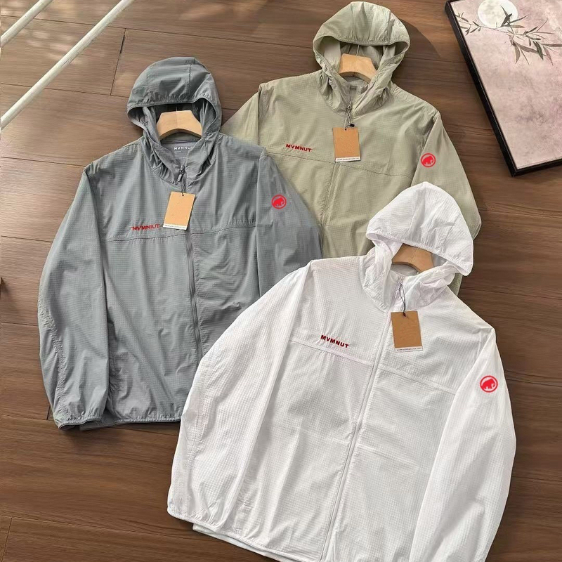 【Xiangjia Clearance】Mammoth's Celestial Pattern Unisex Sun Protection Clothing Summer Hooded Versatile Embroidered Couple Skin Jacket