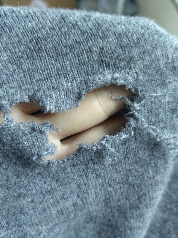 Professional Repair of Sweaters, Cashmere Sweaters, Wool Sweaters, and Knitwear with Holes, Frayed Edges, and Tears, with Seamless Repair by Hand