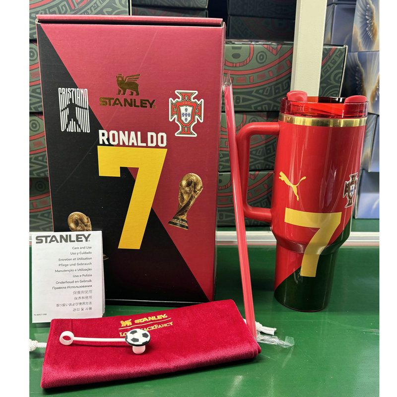 Portugal Stainless Steel World Cup Collaboration Thermos Cup 304 Stainless Steel Car Cup Gift Box Version Ice Cup C. Ronaldo Portugal Stainless Steel World Cup Collaboration Thermos Cup 304 Stainless Steel Car Cup Gift Box Version Ice Cup C. Ronaldo