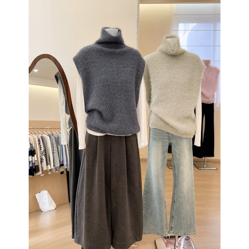 European-Style Gray Turtleneck Knitted Vest for Women, Autumn and Winter, Lazy Style, Loose Fit, Layered Sweater, Sleeveless Top European-Style Gray Turtleneck Knitted Vest for Women, Autumn and Winter, Lazy Style, Loose Fit, Layered Sweater, Sleeveless Top