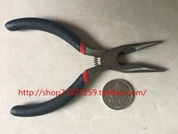 Черные плоскогубцы с игольчатыми наконечниками, ручка