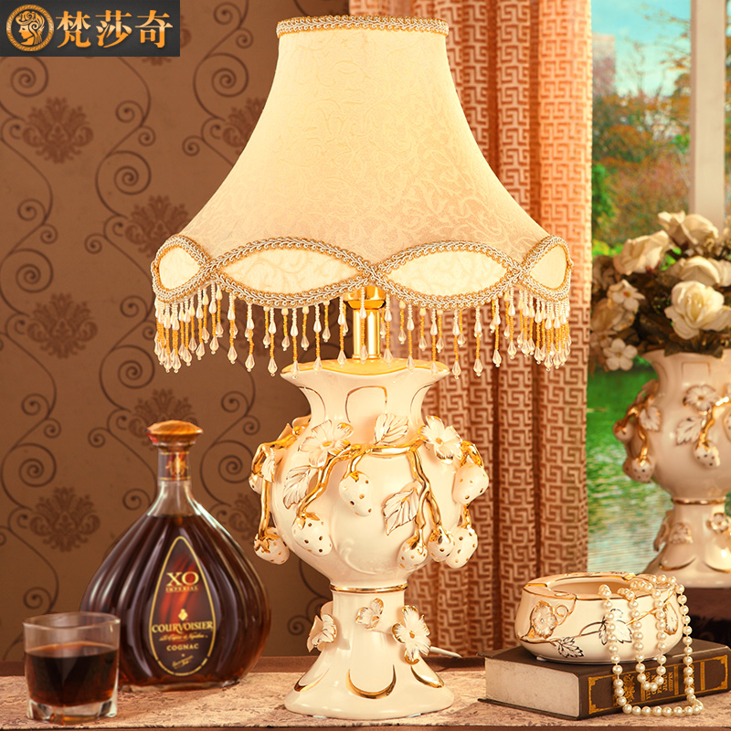 Vatican Sally, European - style key-2 luxury bedroom berth lamp creative sweet retro ceramic I I the lamp lighting