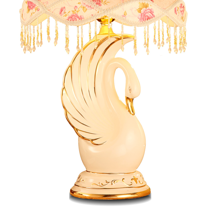 Swan European ceramic desk lamp luxurious sitting room bedroom berth lamp wedding gift to send brother sister - in - law wedding celebration of lamp