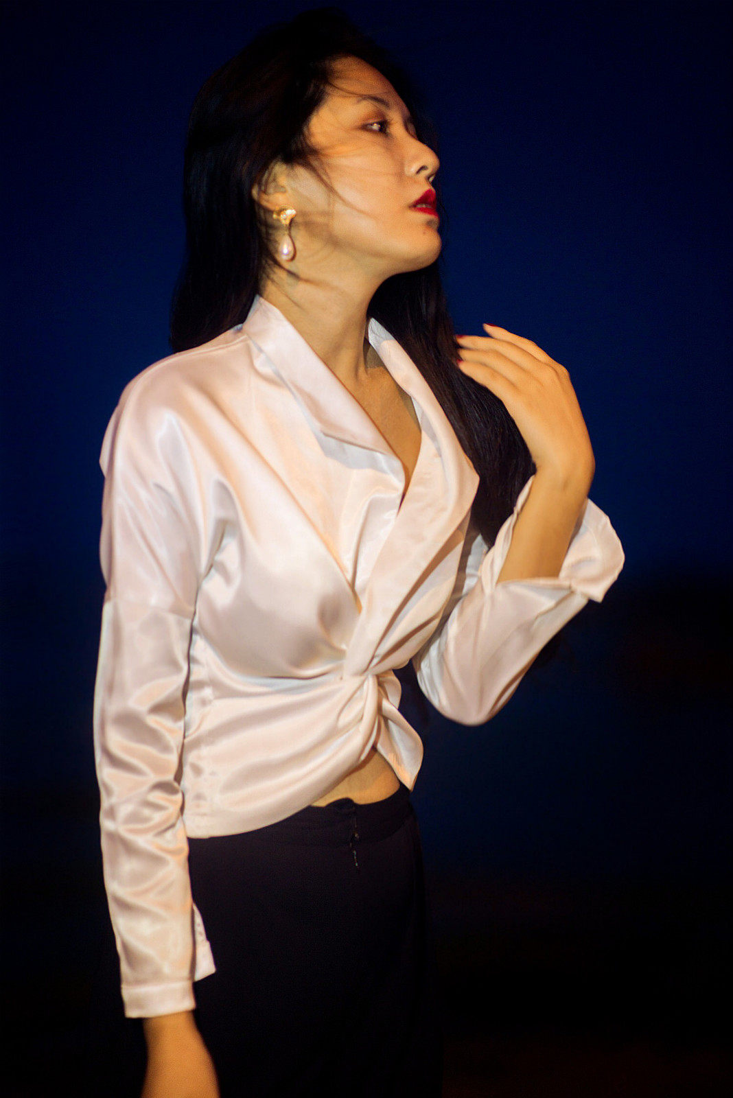 在阿富汗怎么购买 经典之作 原创定制复刻经典80年代法式优雅扭摆气质设计衬衫女 Herobuy淘宝集运