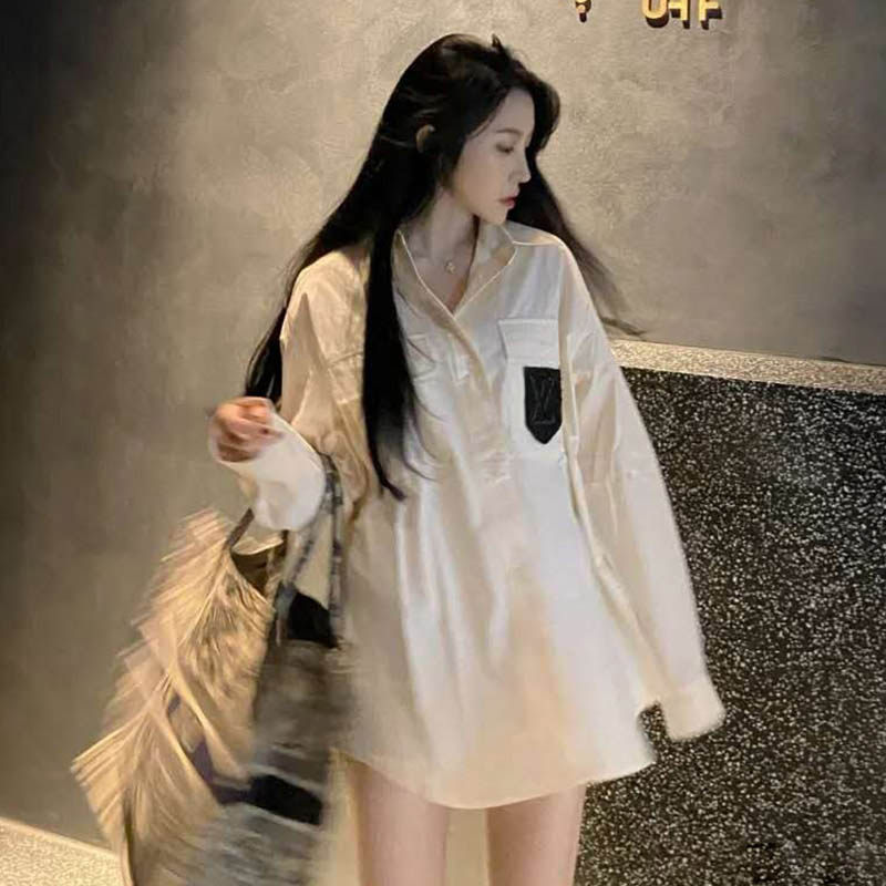 White Shirt Woman Design Sensation 2022 Spring new Korean version Loose Clothing Temperament long version of the blouse