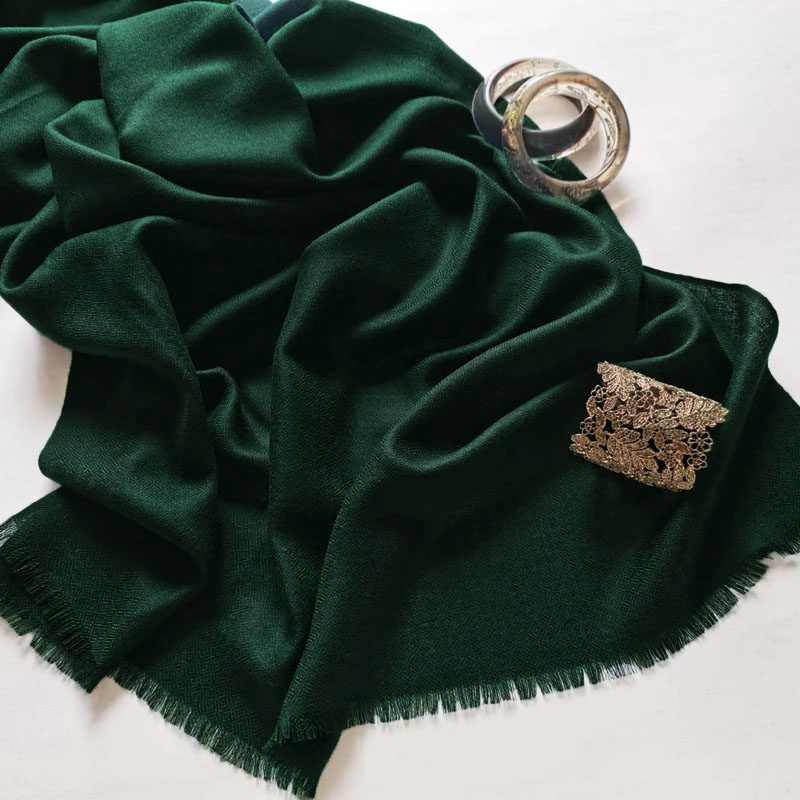High-end, elegant dark green autumn/winter 100% pure cashmere reversible scarf/shawl with large diamond pattern.