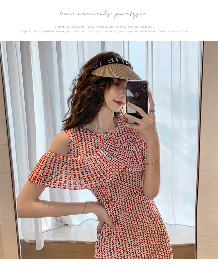 VK旗艦店 韓系荷葉邊格紋露肩氣質開叉魚尾短袖洋裝