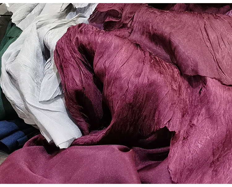 Váy liền tay ngắn cổ chữ V xếp ly phối dây buộc eo dáng midi — Màu đen, Màu xám, Màu xanh lá, Màu đỏ tím chi tiết 34