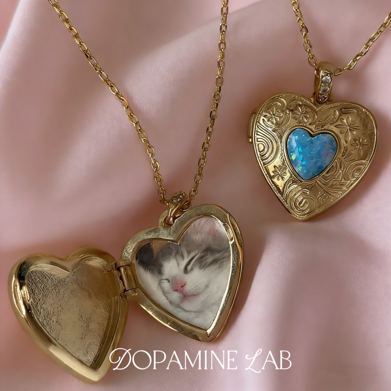 Dpm'Antique Heart' Vintage Heart-Shaped Opening and Closing Necklace Photo Frame Photo Album Anniversary Photo Box Clavicle Chain