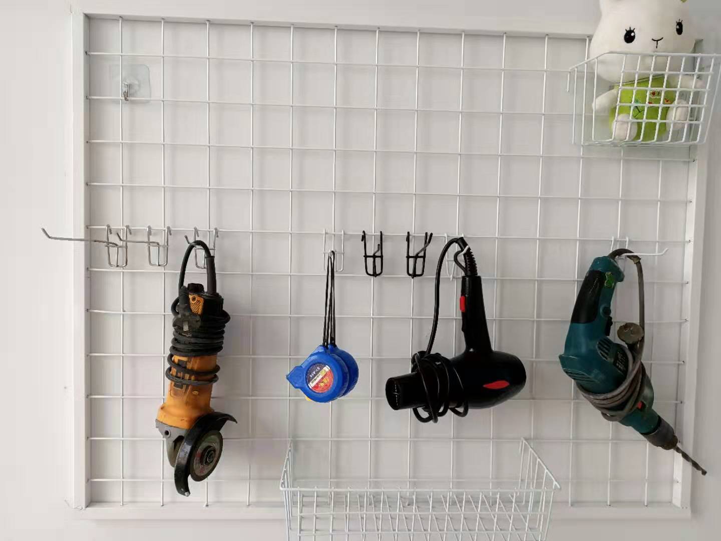 Bold mesh grid hanging net shelf black and white stainless steel color jewelry display stand mobile phone accessories supermarket hook