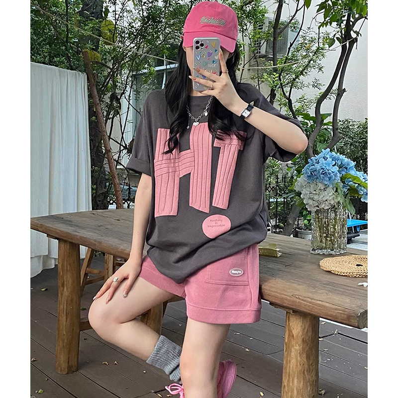 Maternity Suit for Summer Outings, Thin Gray Loose Printed T-Shirt Top, Women's Sports Shorts, Casual Two-Piece Set Maternity Suit for Summer Outings, Thin Gray Loose Printed T-Shirt Top, Women's Sports Shorts, Casual Two-Piece Set