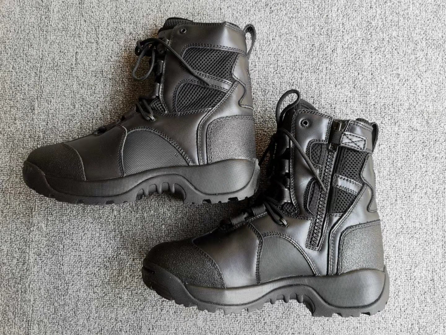Schart Z boots winter special Z boots on the ground.