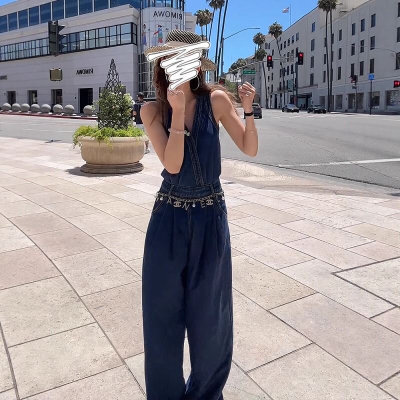 Summer New Style High-End Age-Reducing American Retro Loose V-Neck Sleeveless Waist-Cinching Wide-Leg Denim Jumpsuit for Women