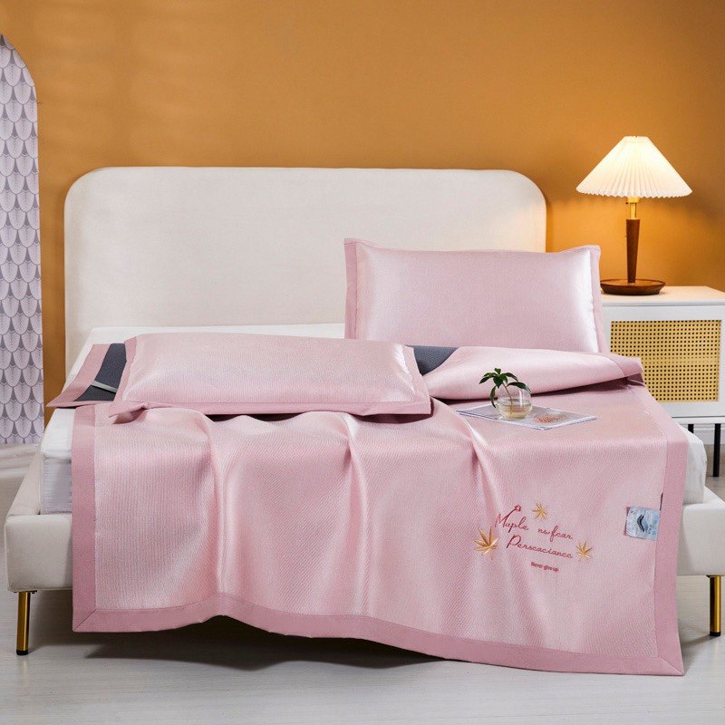 800D Embroidered Ice Silk Mat Three-piece Set Foldable Washable Soft Mat