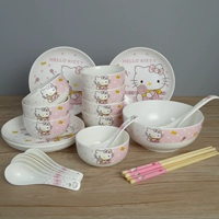 8 мисок, 8 ложек, 8 палочек для еды, 4 тарелки, 1 миска для супа, 1 столовая ложка