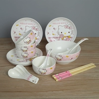 4 миски, 4 ложки, 4 палочки для еды, 4 тарелки, 1 миска для супа, 1 столовая ложка