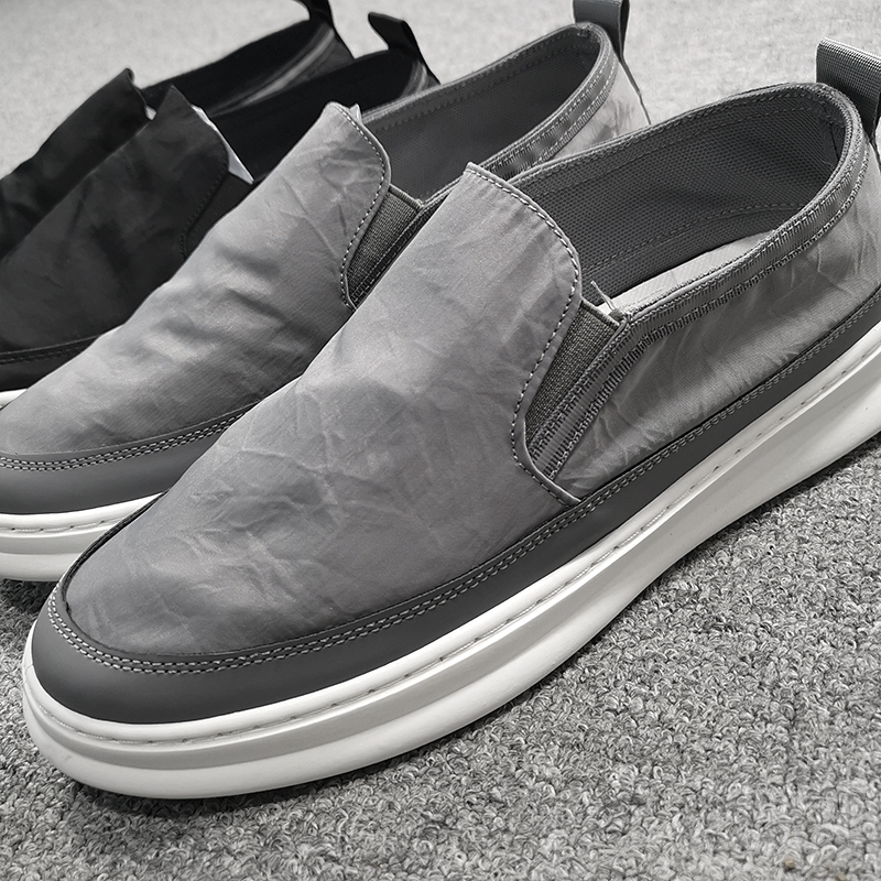 Cooling ice silk shoes breathable and not stuffy feet 2021 spring and summer men's set foot casual shoes 3M reflective low-top shoes men's shoes