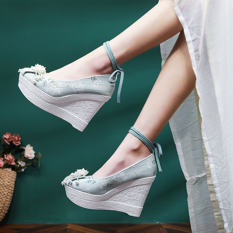 Spring Traditional Chinese Shoes for Women, Height-Increasing Tassel High Heels, Old Beijing Embroidered Wedge Shoes, Small-Sized Traditional Style Hanfu Wedding Shoes