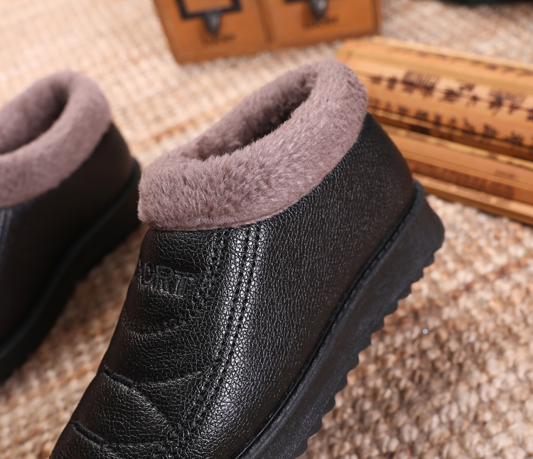 Giày vải Bắc Kinh mùa đông Giày cotton trung niên nữ Giày cao cổ chống trượt cotton ấm áp cộng với giày nhung dày cho mẹ giày boot nữ cổ thấp hàng hiệu