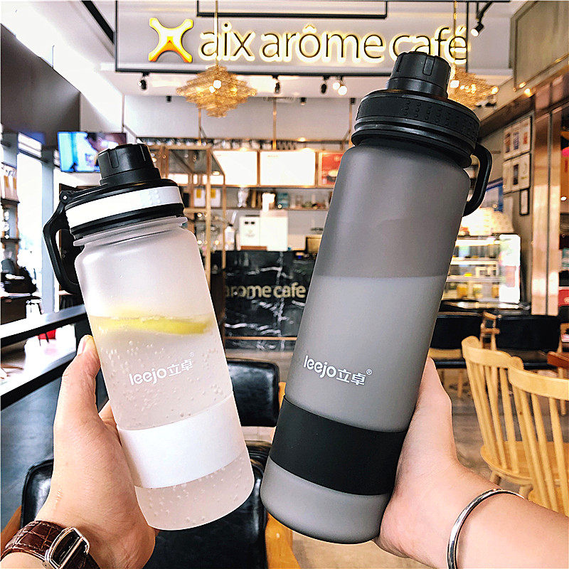 Creative sports large-capacity frosted plastic cup men and women fitness simple water cup student military training scale handy cup