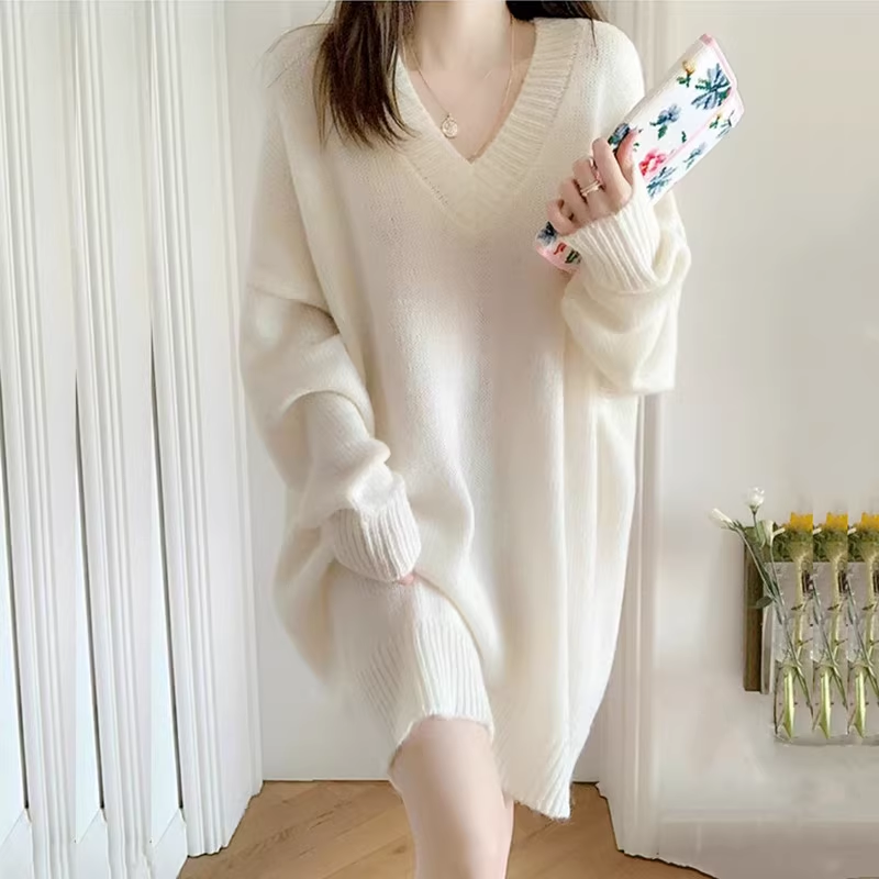 秋冬アウターデザイン、膝上丈ドレス、女性用、レイジースタイル、ミディアム丈カシミアセーター、Vネック、ゆったり白セーター