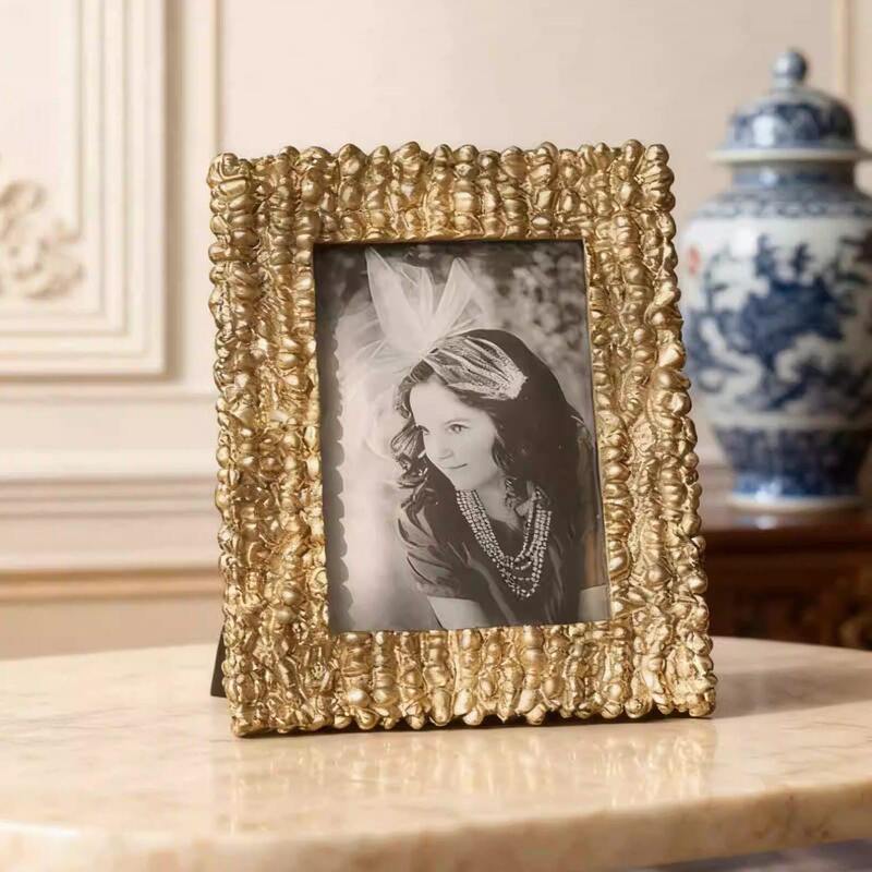 Home Decor Golden Dorbaroque Style Light Luxury Gilt Photo Frame Decorative Frame for High-End Photo Display