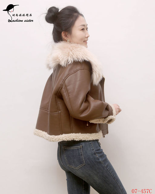 Fashion Sister Boutique 2024 Fashionable Autumn and Winter New Women's Fur One-collar Short Jacket 07-457C