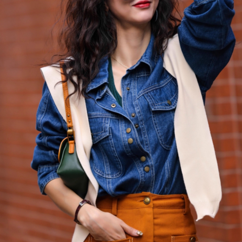 Spring and Autumn Hong Kong Style Retro Dark Blue Denim Shirt for Women 2026 Spring New Korean Version Loose Layered Elegant Shirt