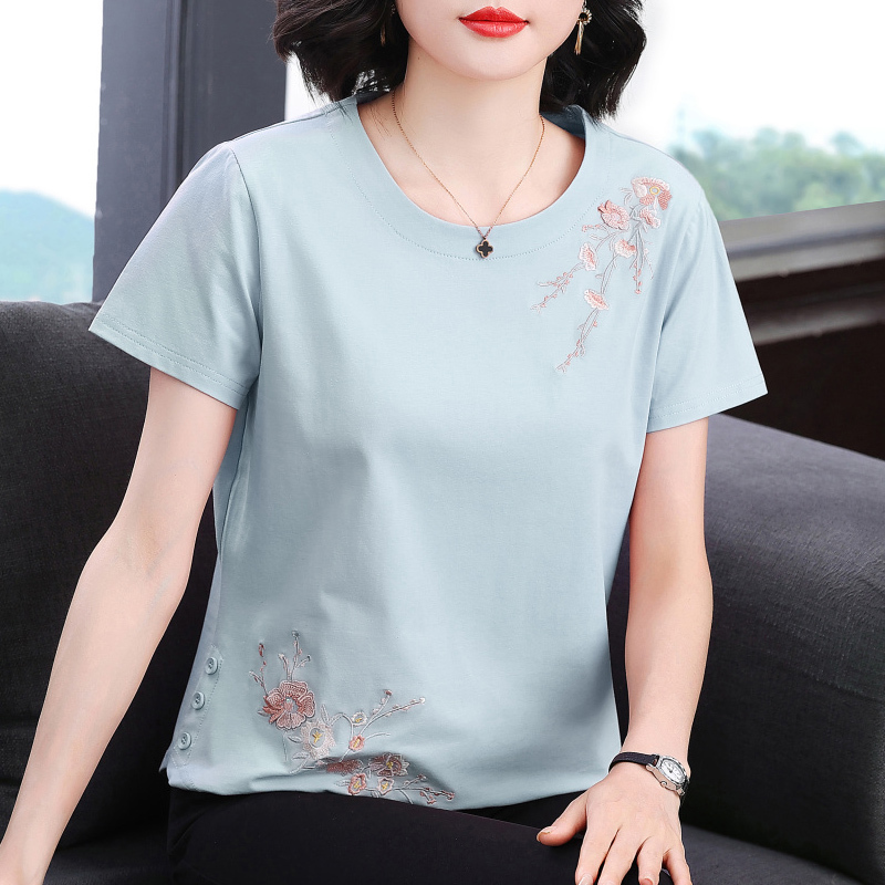 Mom's Short-Sleeved T-Shirt for Women, New 2026 Summer Style, Age-Reducing, Pure Cotton, Large Size, Loose Fit, Slimming Top for Middle-Aged and Elderly Women