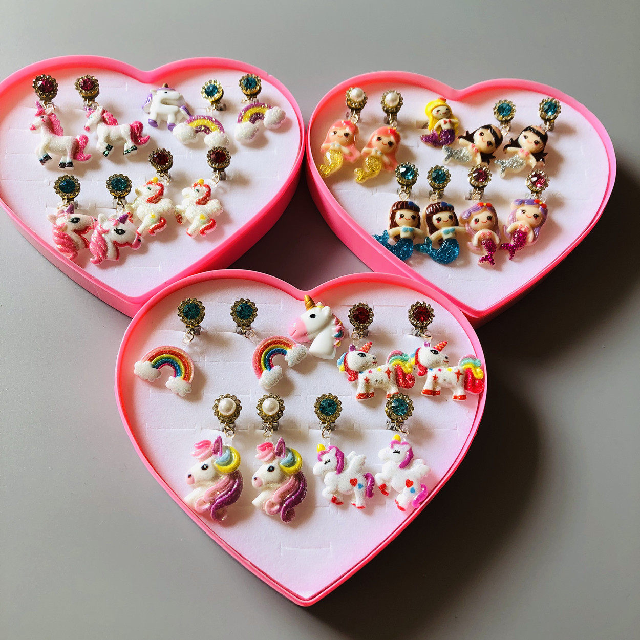 товар из китая 儿童耳夹女孩宝宝饰品卡通无耳洞假耳钉耳环耳坠礼盒女童耳饰戒指 Diy