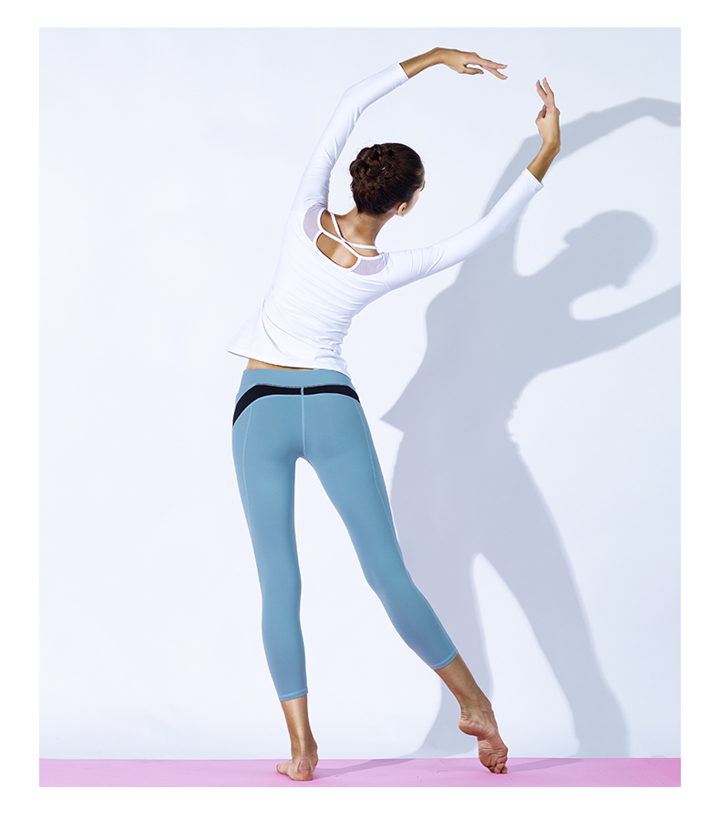 Quần áo yoga nữ mùa thu đông 2018 tập thể dục mới bắt đầu gợi cảm không khí chuyên nghiệp mạng lưới quần áo yoga đỏ tay dài thảm tập yoga