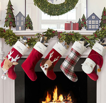 Limited edition co-branded Christmas socks retro velvet three-dimensional appliqué embroidered Christmas gift bag custom text printed logo