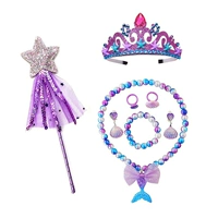 Восемь -ной костюм