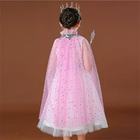 Розовый плащ