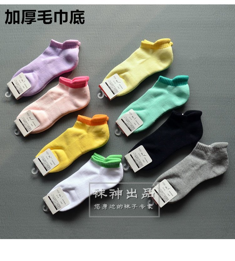 Vớ Chúa sản xuất hàng xuất khẩu Nhật Bản khăn thể thao đáy vớ dày thắt lưng vớ đen và trắng cotton thấp để giúp phụ nữ đi tất vớ hoa cúc