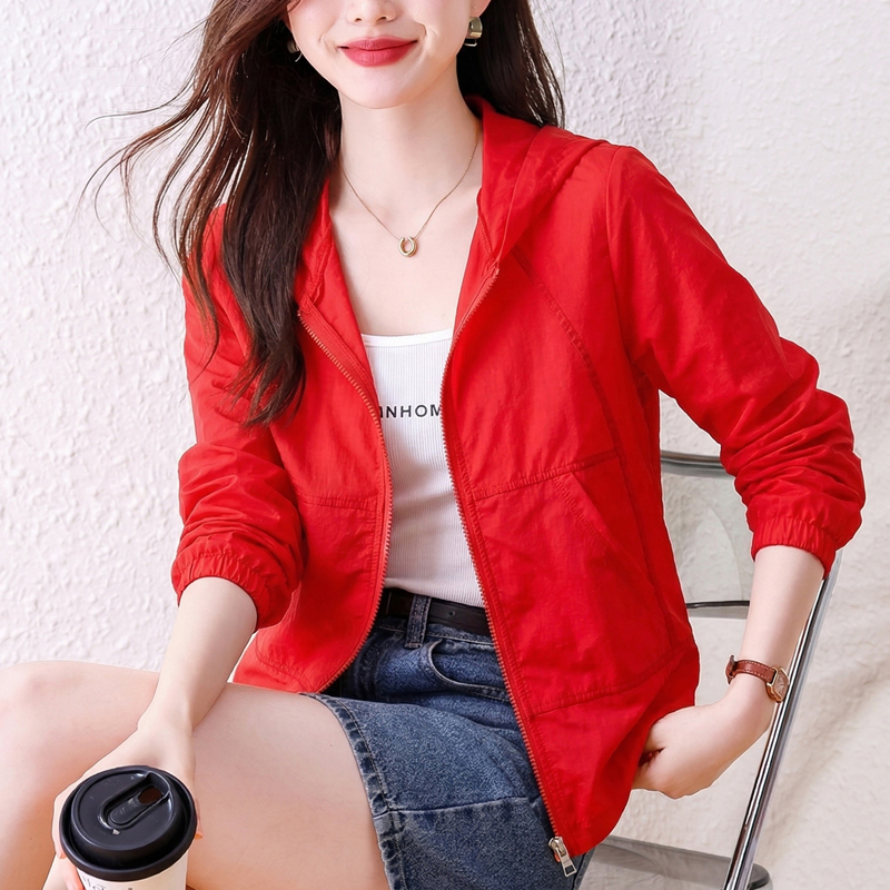 Korean Style Red Hooded Short Cardigan for Women, Lightweight Sun Protection Clothing, Versatile Jacket for Small People