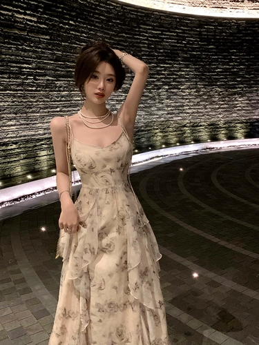 Супер бессмертная температура мягкая ветровой галстук рюшат с длинной юбкой Camisole