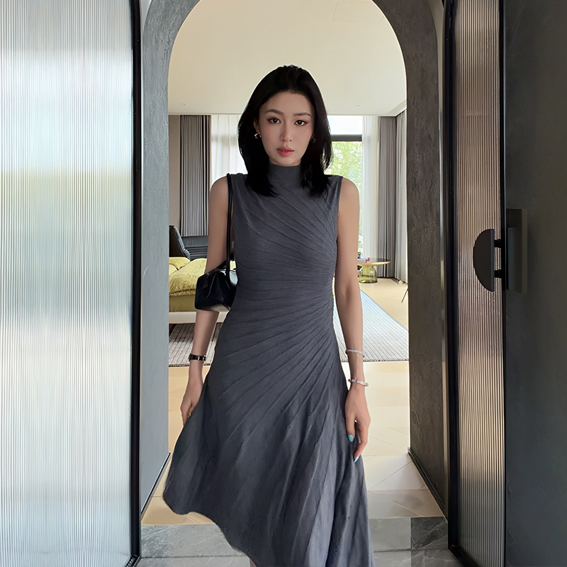 Le Samedi【Rondeau Canon】Biella Ultra-Fine Merino Island Fine-Spun 18-Gauge Heavy-Duty Sleeveless Dress