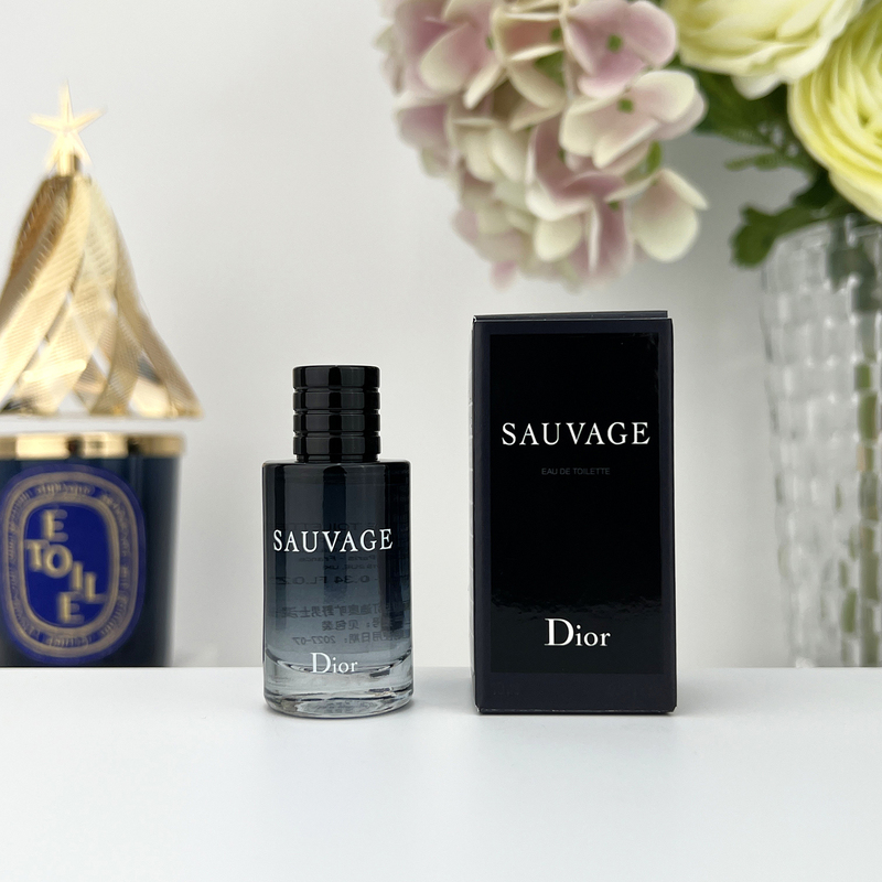 Domestic Official Store Genuine Dior Sauvage Men's Eau De Toilette 10ml Q Version Sample Gift Box Set Domestic Official Store Genuine Dior Sauvage Men's Eau De Toilette 10ml Q Version Sample Gift Box Set