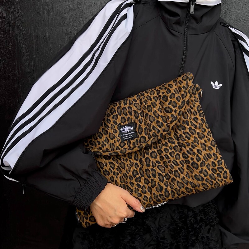 Leonikita Super Cool Leopard Print Pad13.3 Inch 14inch 16inch E-Book Anti-Bump Quilted Cotton Power Supply Computer Bag