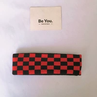 Коричневый черный и красный клет