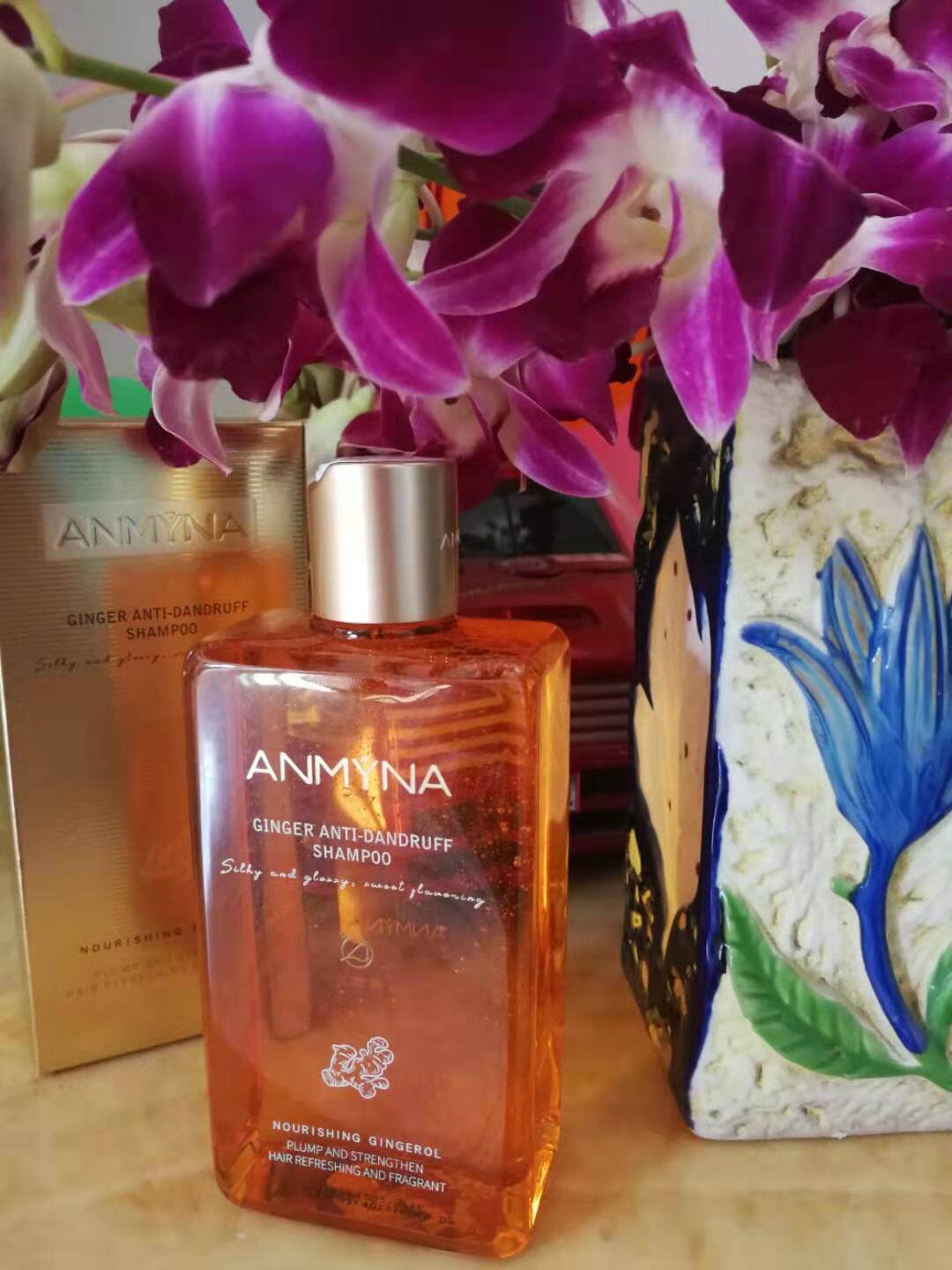 Amina ginger anti-dandruff shampoo deeply nourishes and strengthens, prevents hair breakage, repairs and improves hair quality 300ML