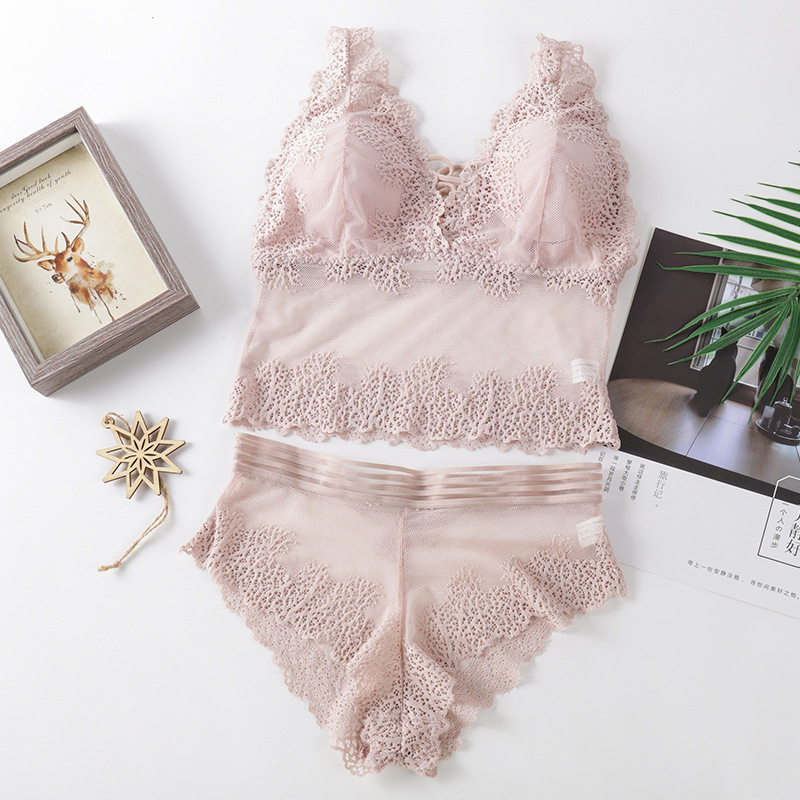 Xianmenglai Women's Sexy Hollow Lace Beautiful Back No Steel Ring Underwear Set Underwear Panty Set